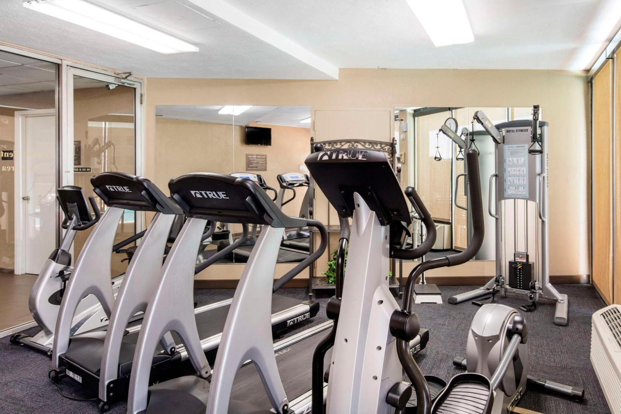 Comfort Inn Memphis Downtown Bagian luar foto